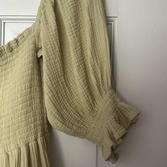 Light green, short sleeve, smock dress from Few Moda. Brand is OPT, medium - Picture 4 of 6